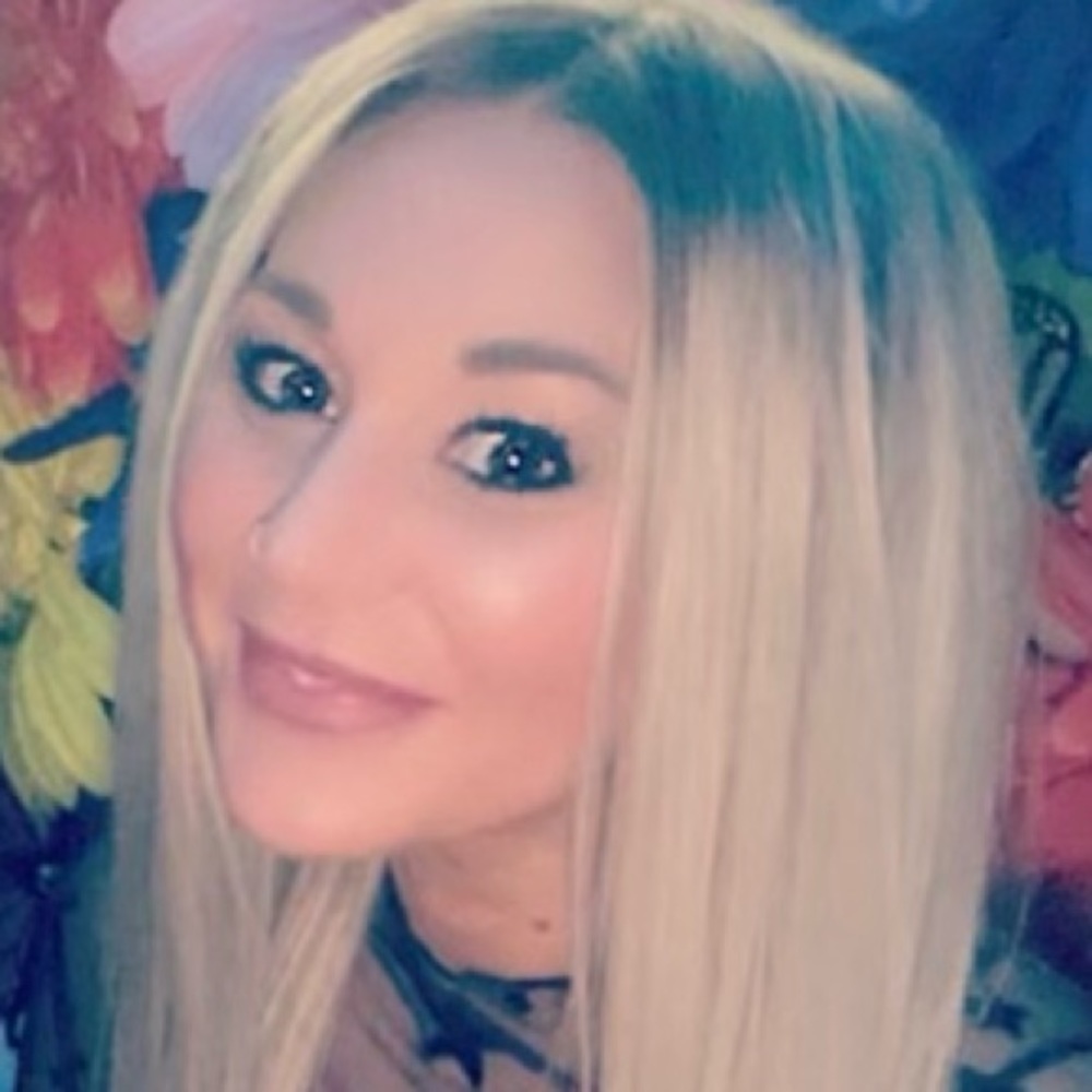 Meet your Posher, Corie